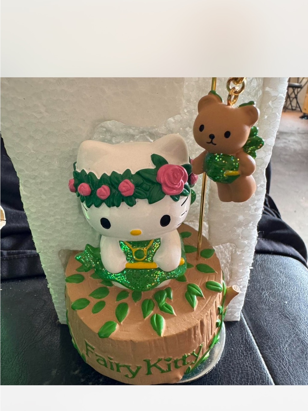 Sanrio Hello Kitty 1rst ed music box  Figurine - White, Green & Pink